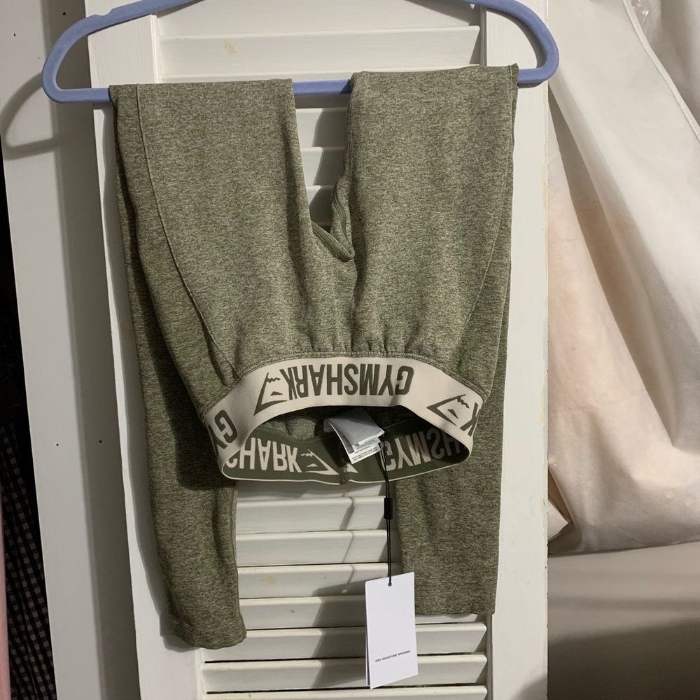 NEW GYMSHARK leggings